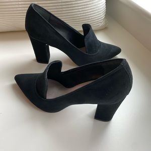 Donald Pliner black suede stacked heel pump.  7M.  No box  no dust bag Used